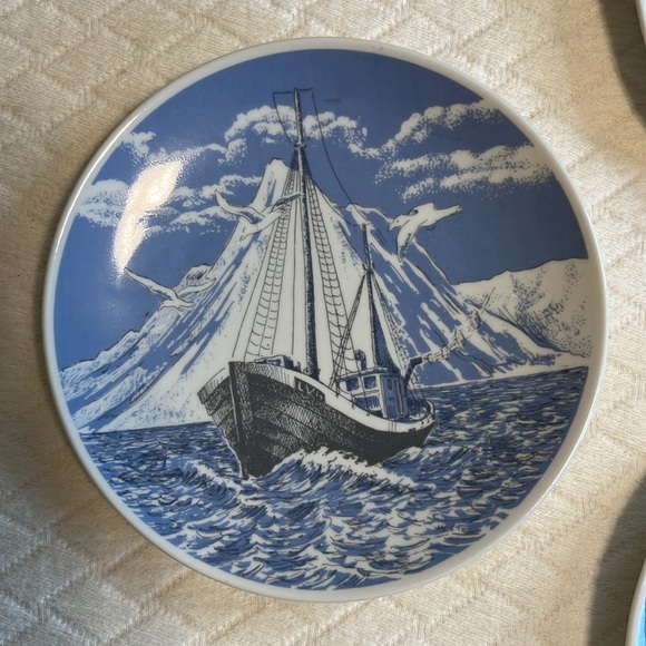 Set of 4 Porsgrund Norway plates, blue & white, scenes of Norway, fjord reindeer - Picture 3 of 11